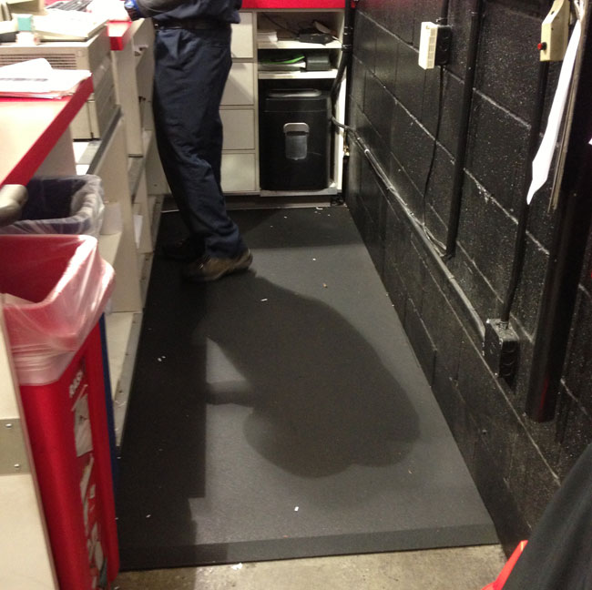 TIRE CENTER Counter mat